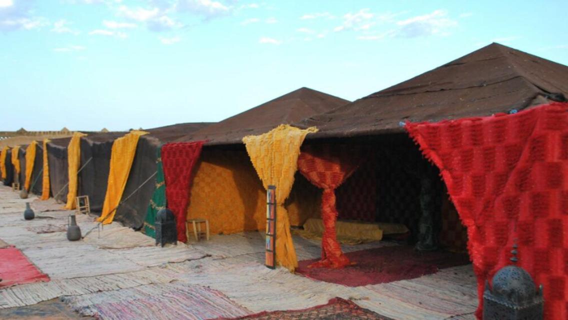 Palmeras Y Dunas Luxery Camp Мерцуга Екстериор снимка